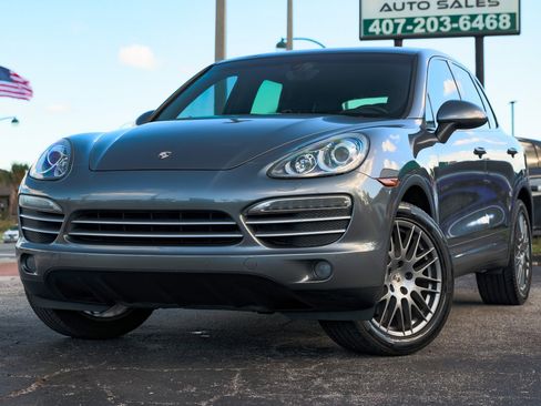 Used 2014 Porsche Cayenne Platinum Edition image 1