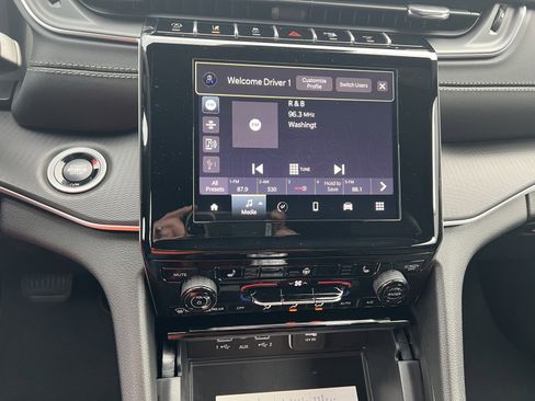 New 2025 Jeep Grand Cherokee L Altitude image 18