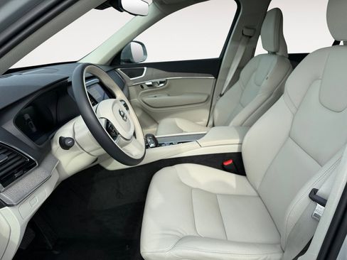 New 2025 Volvo XC90 B6 Plus image 9