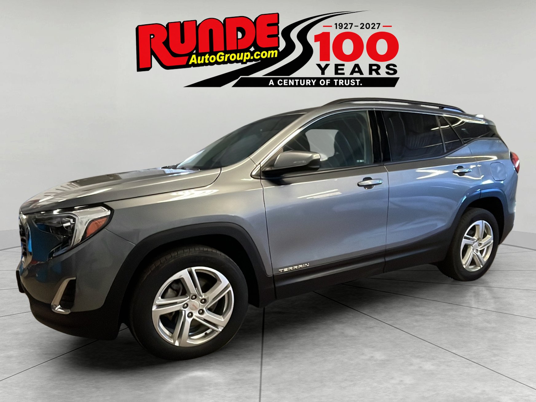 Used 2018 GMC Terrain SLE w/ Driver Convenience Package AWD/4WD image 1