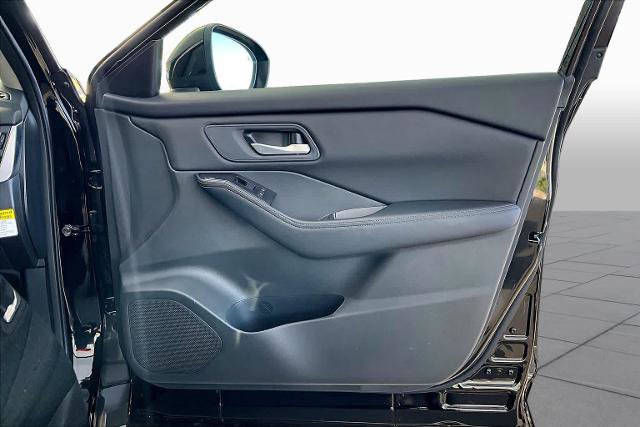 Certified 2026 Nissan Rogue SV FWD image 22