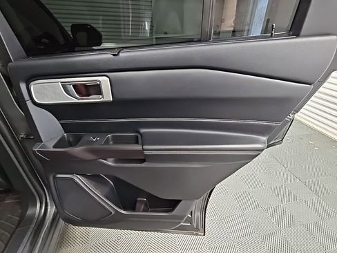 Used 2020 Ford Explorer ST w/ ST Street Pack image 39