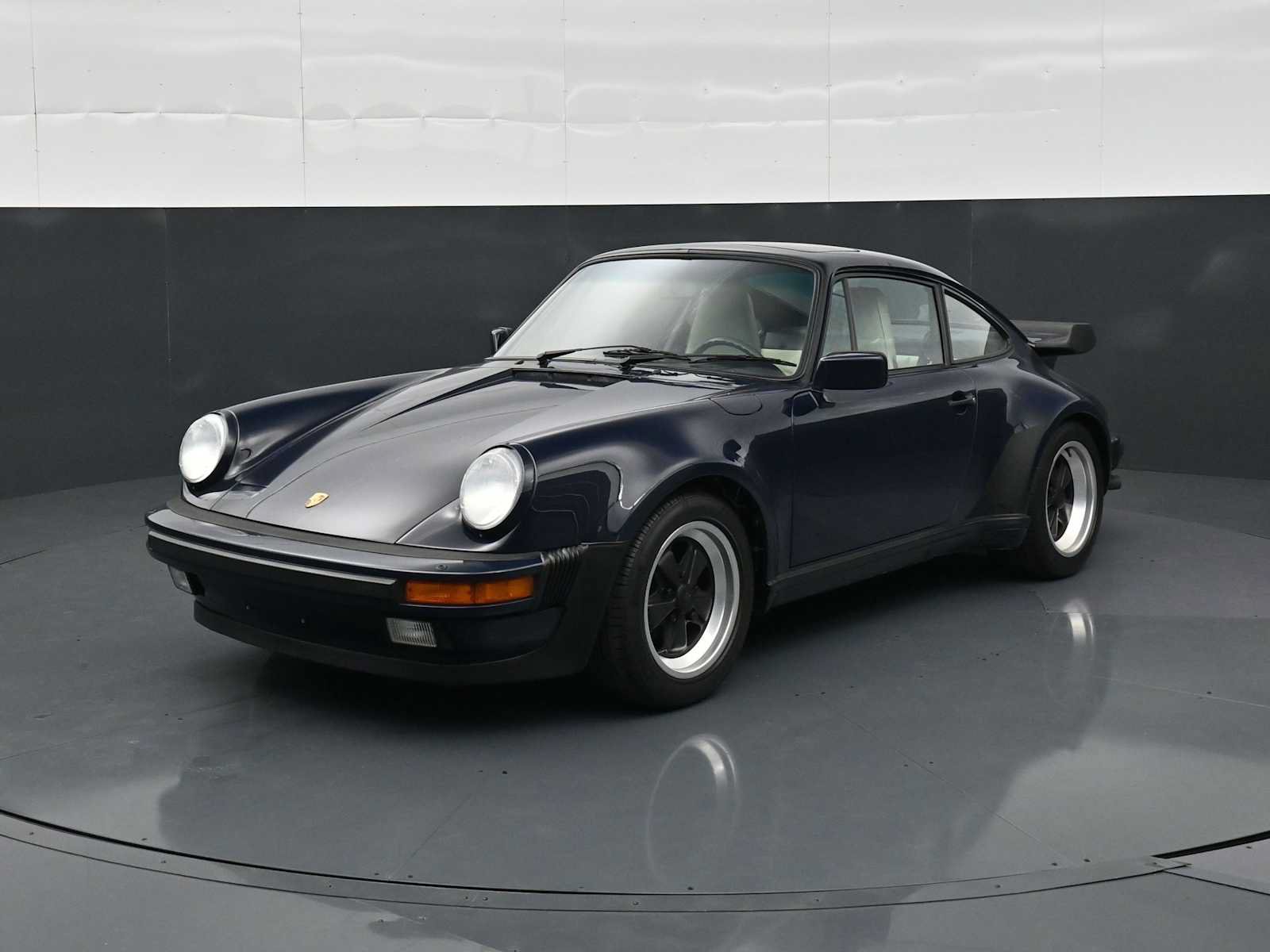 Used 1987 Porsche 911 Carrera RWD image 1
