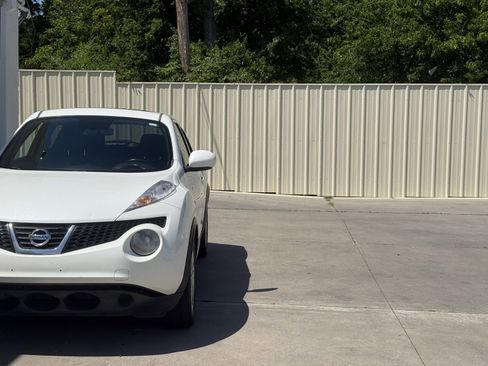 Used 2014 Nissan Juke SV w/ Navigation Package FWD image 11