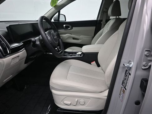 New 2025 Kia Sorento EX w/ Panoramic Sunroof Package AWD/4WD image 14