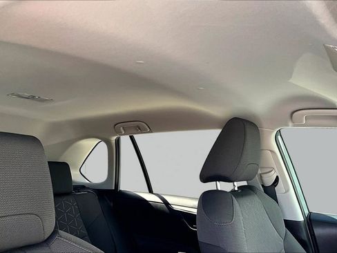 Used 2021 Toyota RAV4 XLE AWD/4WD image 27