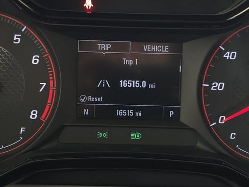 Used 2024 Chevrolet Trax RS FWD image 16