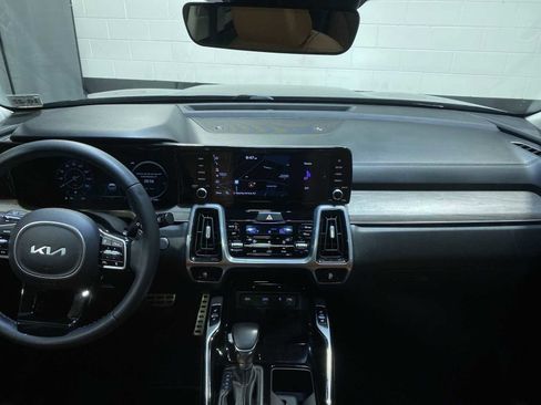 Used 2022 Kia Sorento SX Prestige w/ Rust Color Package AWD/4WD image 10