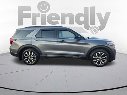 Used 2025 Ford Explorer ST-Line AWD/4WD image 4