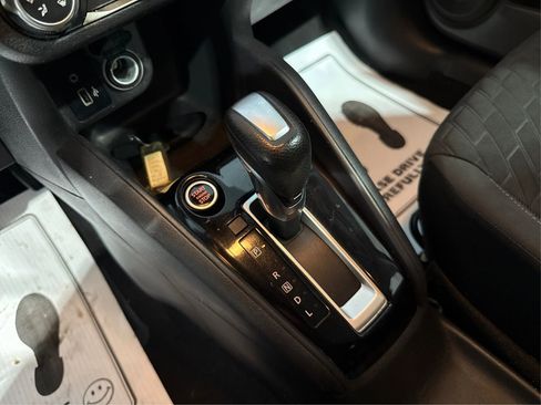 Used 2021 Nissan Kicks S image 19