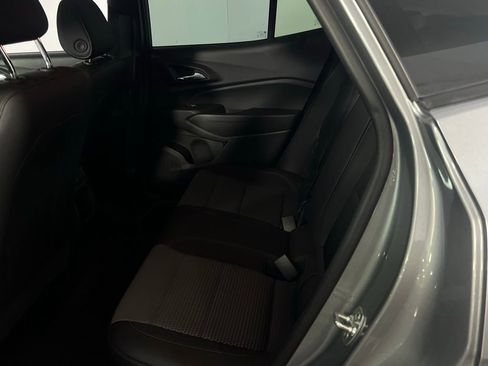 Used 2025 Chevrolet Trax LT w/ LT Convenience Package image 26