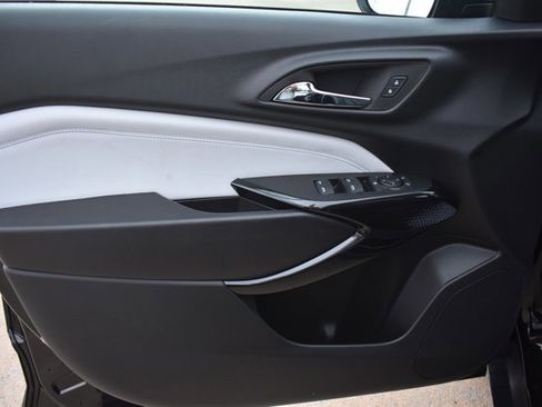 New 2026 Chevrolet Trax LT w/ Sunroof Package image 12