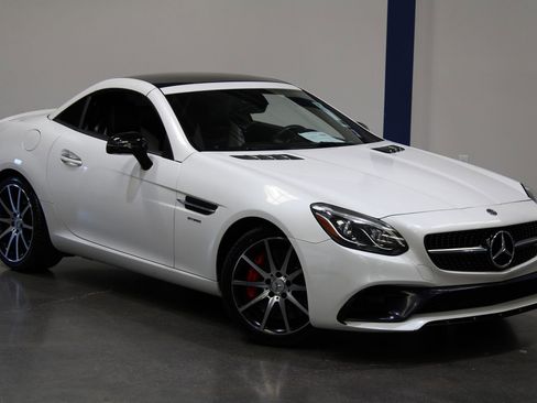 Used 2019 Mercedes-Benz SLC 43 AMG image 2