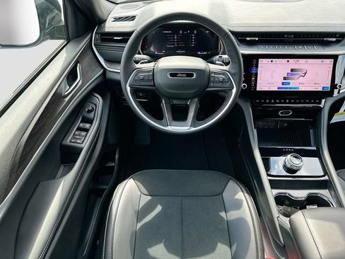 New 2026 Jeep Grand Cherokee Altitude RWD image 17