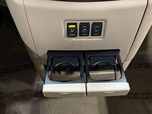 Used 2015 Nissan Quest SL image 29