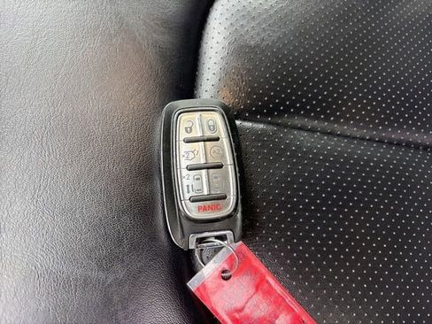 Used 2020 Chrysler Voyager Lxi image 49