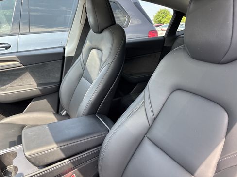 Used 2023 Tesla Model Y AWD image 37