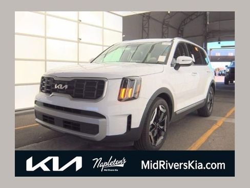Used 2025 Kia Telluride S image 1