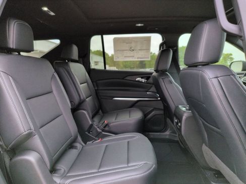 New 2026 Chevrolet Traverse LT w/ Sun and Wheel Package FWD image 29