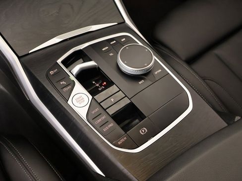 Used 2023 BMW 330i Sedan w/ Premium Package image 9