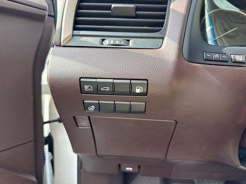 Used 2017 Lexus RX 450h AWD image 16