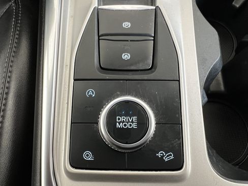 Used 2023 Ford Explorer XLT w/ Equipment Group 202A AWD/4WD image 34