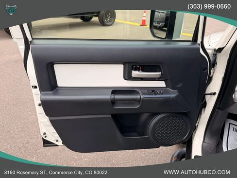 Used 2013 Toyota FJ Cruiser 4WD w/ Upgrade Pkg image 29