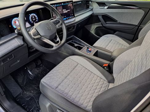 New 2026 Volkswagen Tiguan S FWD image 7