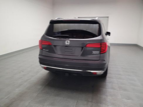Used 2017 Honda Pilot Touring image 7