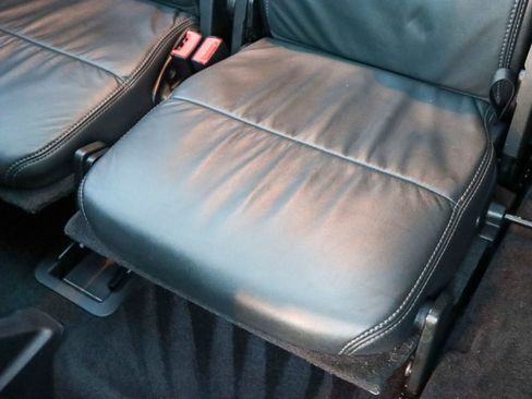 Used 2016 Land Rover LR4 HSE LUX image 20