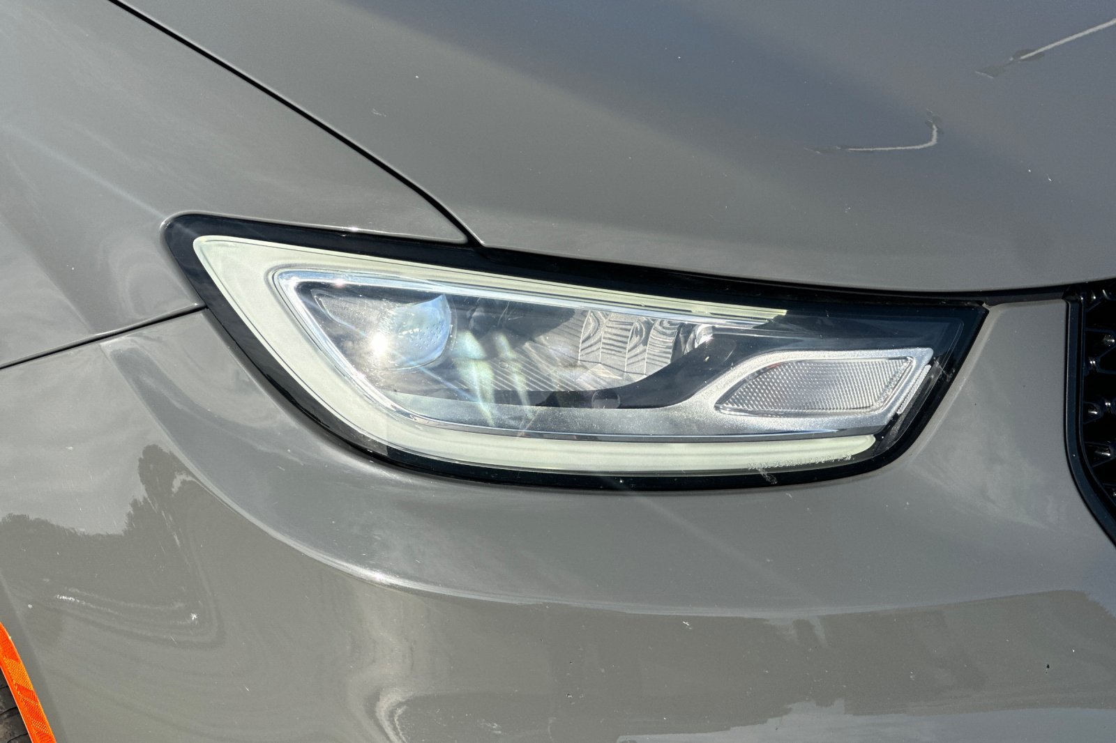 Used 2025 Chrysler Pacifica Limited FWD image 44