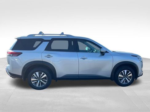 Used 2024 Nissan Pathfinder SL AWD/4WD image 6