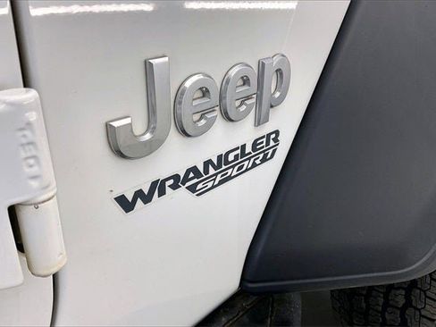 Used 2019 Jeep Wrangler Sport image 9