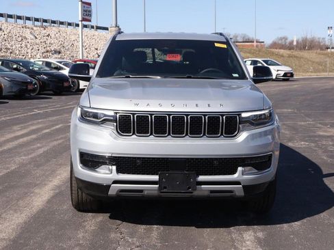 Used 2023 Jeep Wagoneer Series II w/ Flexible Seating Group image 4