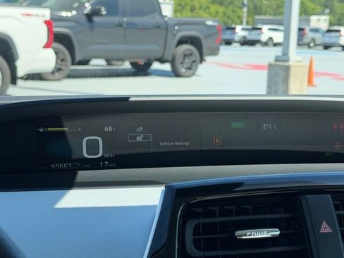 Used 2020 Toyota Prius LE AWD/4WD image 24