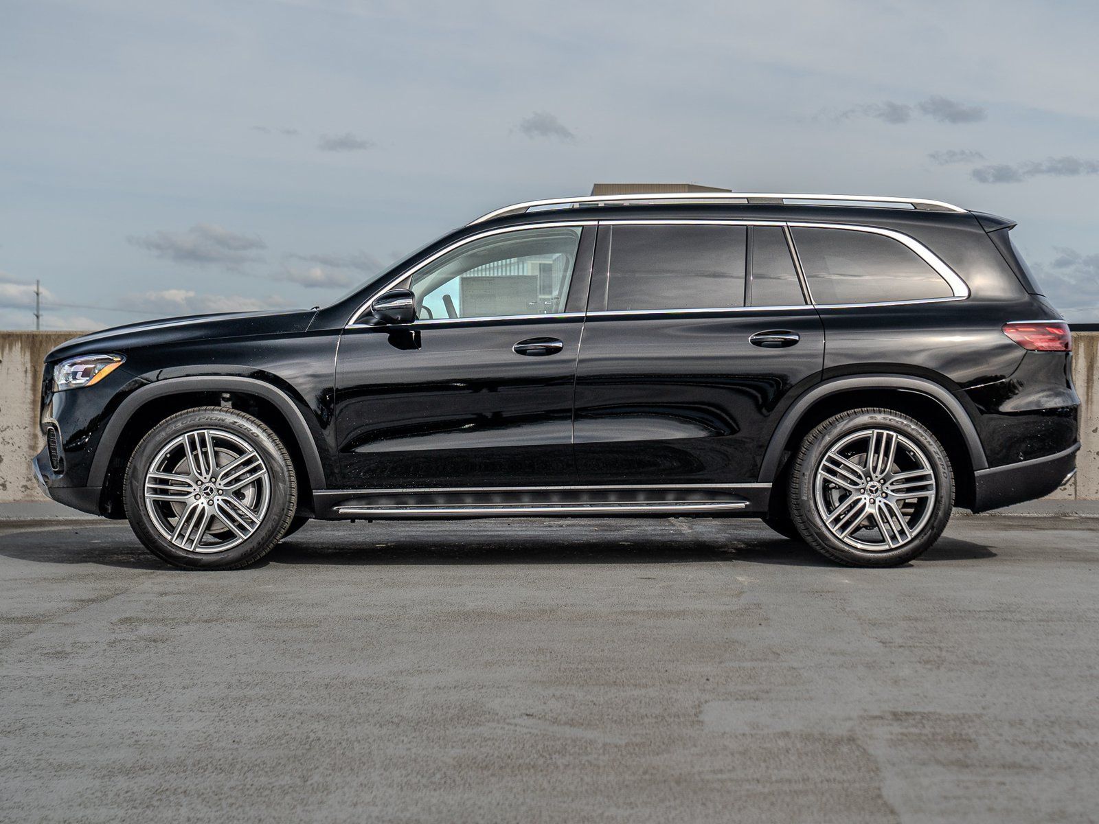 Certified 2026 Mercedes-Benz GLS 450 4MATIC image 3