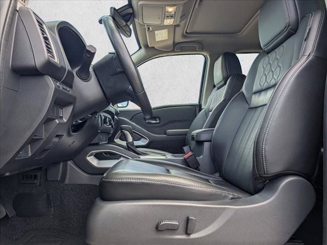Used 2024 Nissan Frontier SL RWD image 15