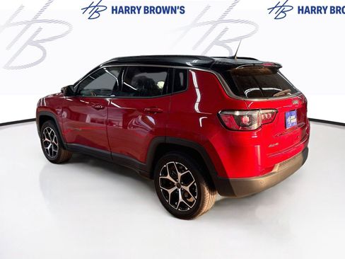 Used 2025 Jeep Compass Limited AWD/4WD image 2