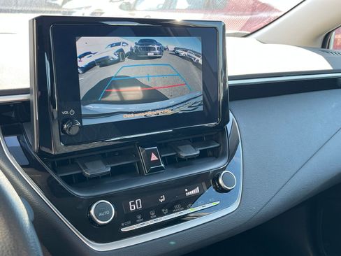 Used 2025 Toyota Corolla LE image 20