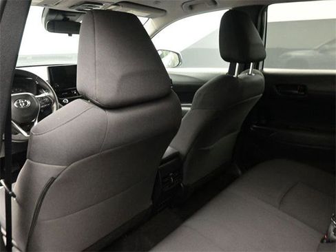 Certified 2024 Toyota Corolla Cross LE image 10