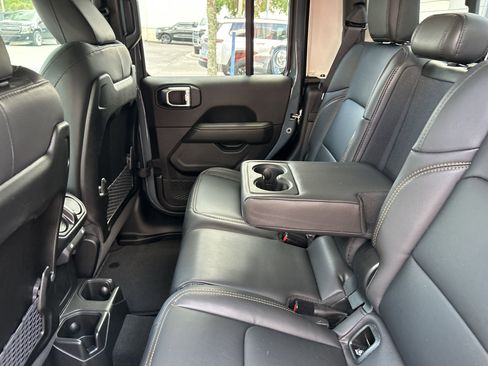 New 2025 Jeep Gladiator Sport image 48