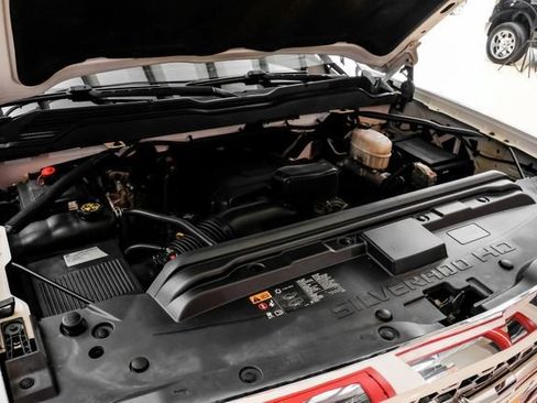 Used 2019 Chevrolet Silverado 2500 W/T AWD/4WD image 47