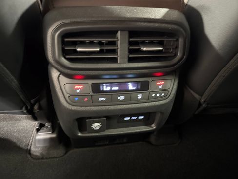 Used 2025 Honda Pilot Elite image 24