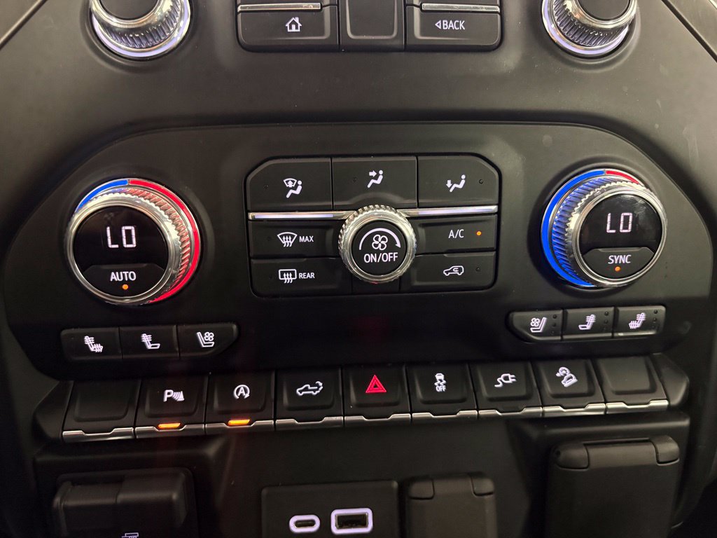 Used 2021 GMC Sierra 1500 AT4 w/ AT4 Premium Package AWD/4WD image 32