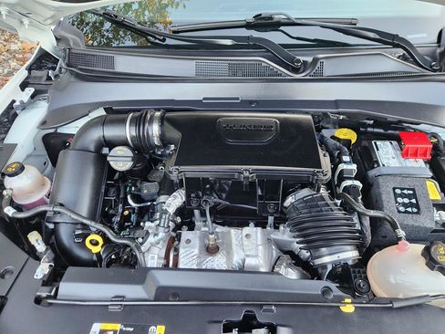 Used 2024 Jeep Compass Latitude image 11