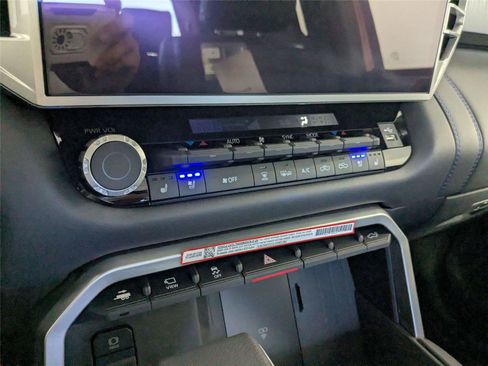 New 2025 Toyota Tundra Platinum AWD/4WD image 16