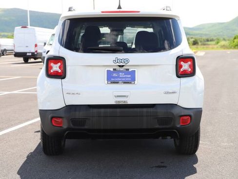 Used 2022 Jeep Renegade Latitude w/ Convenience Group AWD/4WD image 5