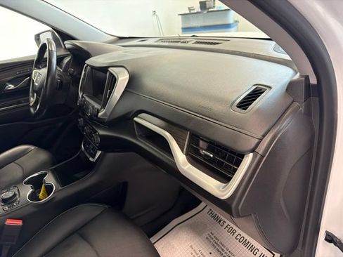 Used 2022 GMC Terrain SLT w/ LPO, Floor Liner Package AWD/4WD image 37