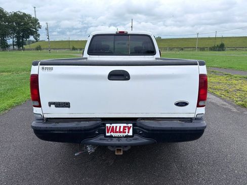 Used 2004 Ford F250 2WD SuperCab Super Duty image 8
