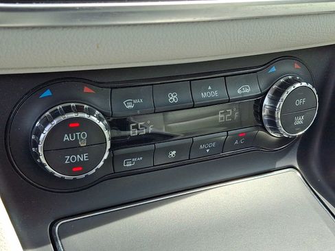 Used 2018 Mercedes-Benz GLA 250 4MATIC image 16
